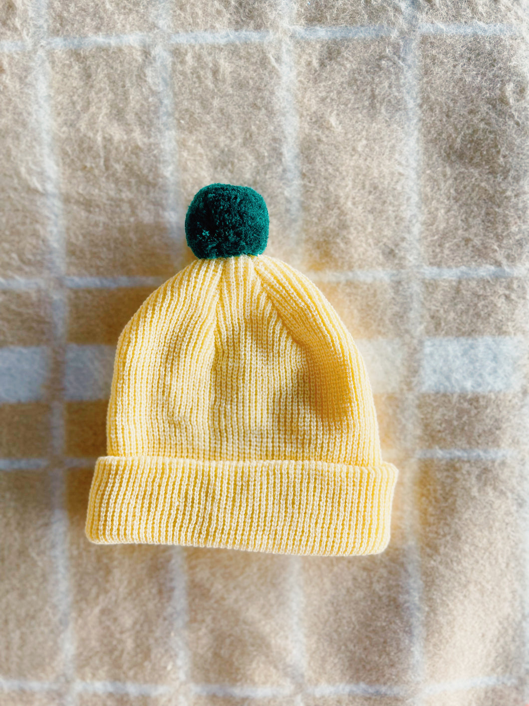 Fisherman Short Rib-Knit Beanie Cap - Light Yellow with Dark Green Pom Pom