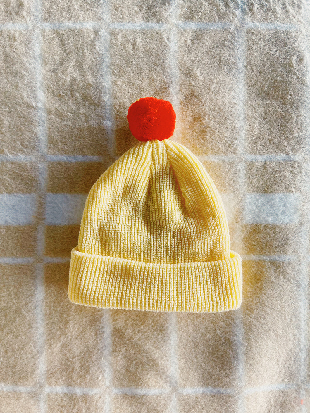 Fisherman Short Rib-Knit Beanie Cap - Light Yellow with Bright Red Pom Pom
